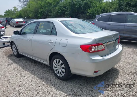 2013 Toyota Corolla Le z USA, uszkodzony, nr VIN 2T1BU4EE4DC932528